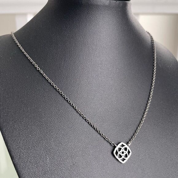 New Kendra Scott Decklyn Gunmetal Pendant Necklace - Picture 3 of 6